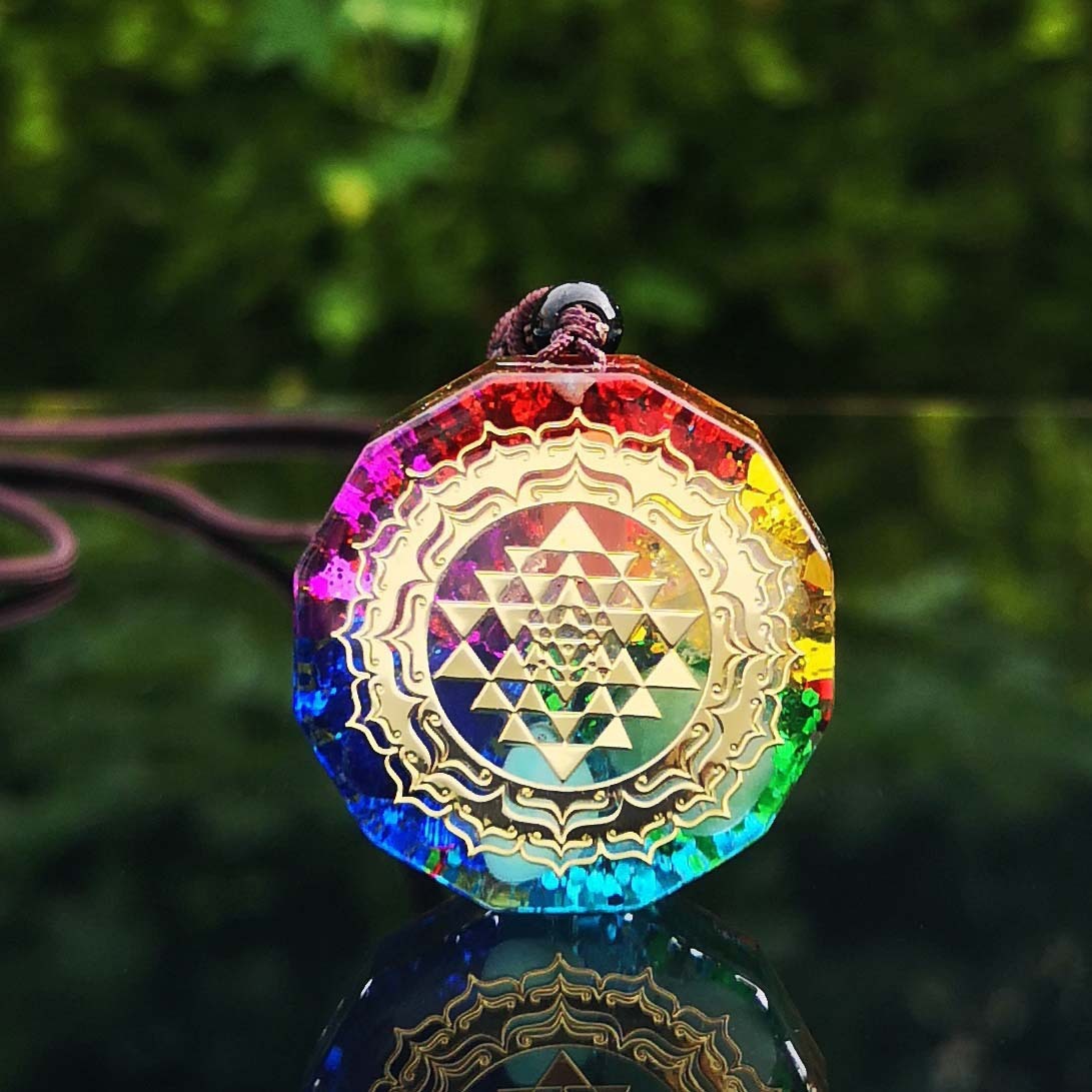 SRI YANTRA ORGONITE NECKLACE Epoxy Stone Gravel Pendant Seven Chakra Energy Yoga Necklace